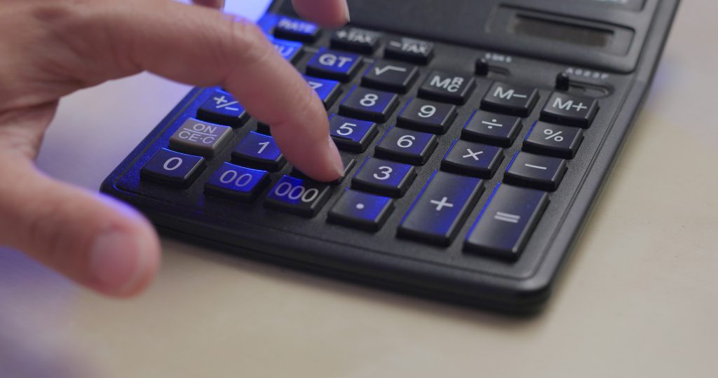 Entenda como calcular as verbas rescisórias e garanta seus direitos trabalhistas após rescisão de contrato